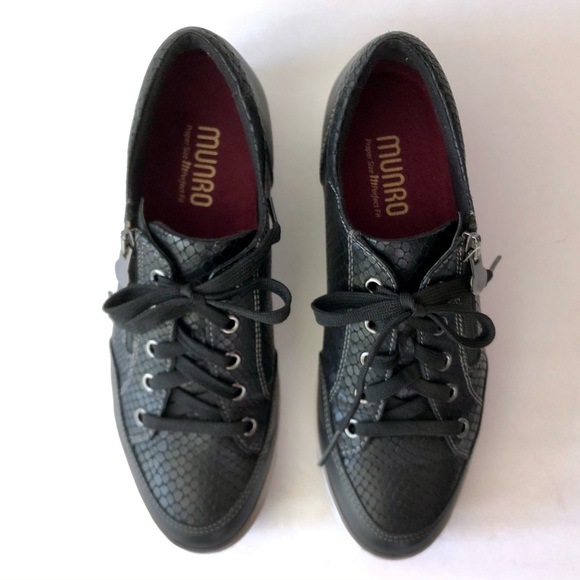Munro Gabbie Black Snake Print Leather Sneakers - Picture 3 of 15